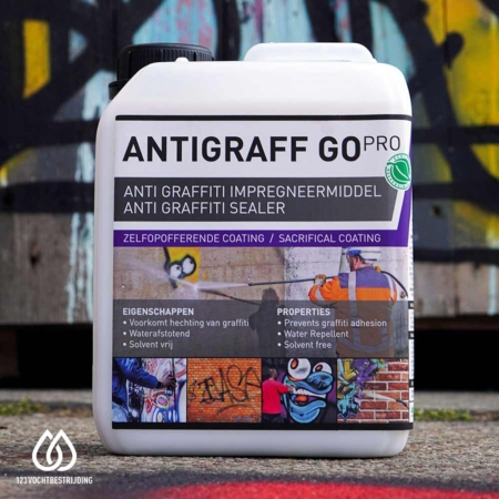 flacon anti graffiti sealer, de ultieme gevel nano coating en graffiti verwijderaar in 1